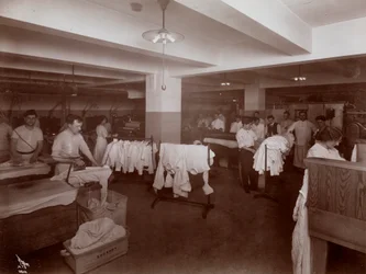 Tvättstugan på Hotel McAlpin, 1913 (silvergelatintryck)