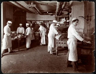 Kötthuset på Hotel Delmonico, 1902 (silvergelatintryck)