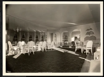 Det sydvästra rummet i takvåningen på Hotel St. Regis, 1937 (silvergelatintryck)