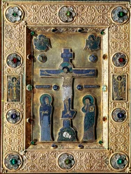 Bysantinsk konst: Evangelisk av guld och emalj dekorerad med bladguld avvisar med filigrankrucifix som representerar Jungfrun och Sankt Johannes. 1100-1200-talets Venedig tesoro av San Marco (tresor av Sankt Markus)