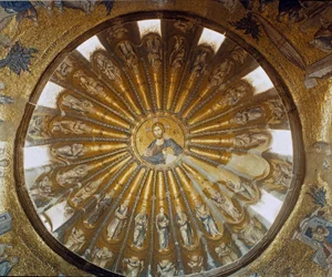 Turkiet, Istanbul, St. Frälsarens kyrka i Chora (Helig Frälsare-i-Chora) (Kariye Camii). Södra kupolen av narthexen med Kristus i mitten. Bysantinsk konst förverkligades mellan 1315 och 1321.