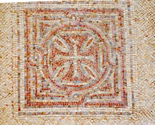 Detalj av ett kors från mosaikgolvet i den bysantinska kyrkan i Shoham, Israel, ca 500-talet e.Kr. (mosaik)