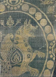 Tyg föreställande en simurgh i en pärlstav, från Konstantinopel (silke) (detalj)