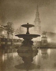 "Nattregn har förvandlat trottoarerna till en pool av reflektioner", c1935.