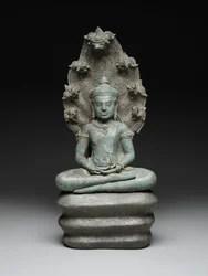 Buddha Muchalinda, sent 1200-tidigt 1200-tal (kopparlegering)