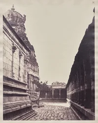 Perumal Temple Vimana från Corner of Court, Madurai