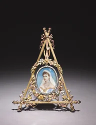 Triangulär ram med porträtt av tsarina Alexandra Feodorovna, 1896-1908