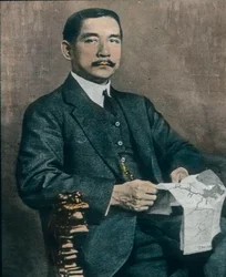 porträtt av Sun Yat-sen (1906-1967), Republiken Kinas förste president, ca 1912 (foto)