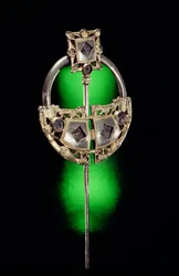 Ringformad brosch, Ardagh Hoard, Reerasta, County Limerick, vikingatiden (förgylld silver)