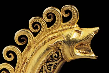 Mycket viktig La Tene krigare fibula, detalj (guld) (se även 1065822-7)