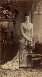 Elisabeth Fiodorovna de Russie (född Elisabeth de Hesse Darmstadt) - Porträtt av storhertiginnan Elizaveta Fyodorovna (1864-1918), prinsessan Elizabeth av Hessen och vid Rhen, av Bergamasco, Charles (Karl) (1830-1896). Albumin Photo, ca 1884. Russian State