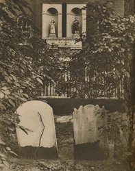 "En gammal välgörenhetsskola för pojkar och flickor nere vid Wapping", c1935.