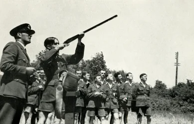 RAF-personal lärde sig att avfyra vapen under andra världskriget, 1941.