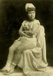 Porträtt av Annie Howard, den tatuerade damen, cirka 1903