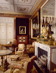 Besökssalongen och vänsterporträtt av drottning Hortense, Chateau de Malmaison i Rueil-Malmaison, av arkitekterna Pierre-Francois-Leonard Fontaine och Charles Percier, Frankrike