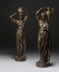 Två bronsfacklar i form av indiska kvinnor som bär vaser, 1862 -1865
