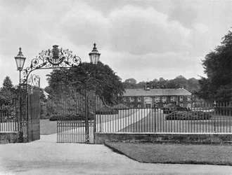 Från High Road (s/v foto)