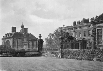 Stallet, huset och köket