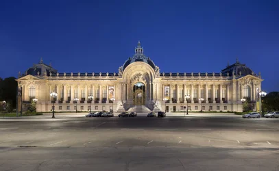 Fasad av Petit Palais i Paris (foto)