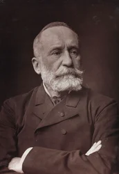 Konstnärligt och biografiskt album, 6:e årg., Salong 1885; porträtt av den franske målaren Pierre Puvis de Chavannes (1824-1898)