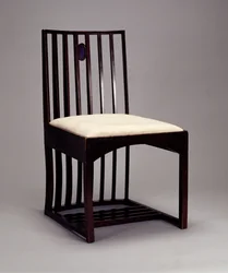 Stol i salongen, HousHill, Glasgow, 1904 (träfärgat mörkt, inlagt med färgat glas)