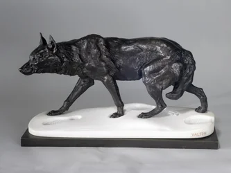 Wolf Tracking in the Snow (brons, metall och marmor)