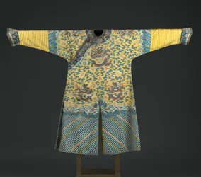 Emperors dräkt med knappar (textil)