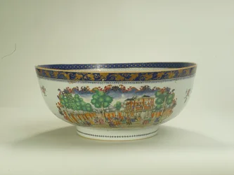Famille rosenstansskål med oval bladpanel som föreställer Grand Walk, Vauxhall Gardens på 1750-talet, Qianlong Period (1736-95) c.1790 (keramik) (se även 294698)