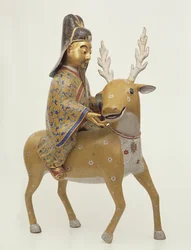 Figur av en odödlig som rider på ett rådjur (cloisonne-emalj)