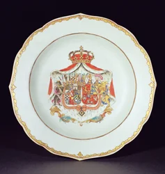 Sopptallrik dekorerad i förgylld och emalj med armarna av Christian Auguste, prins av Anhalt-Zerbst (1690-1747) och Johanna Elizabeth av Holstein-Gottorp (1712-60), föräldrar till Katarina den stora av