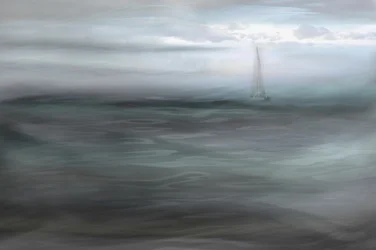 Segelbåt i dimmigt hav