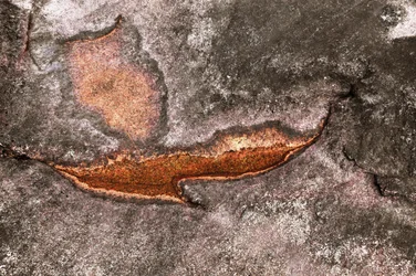 Väderbitna mineralytor