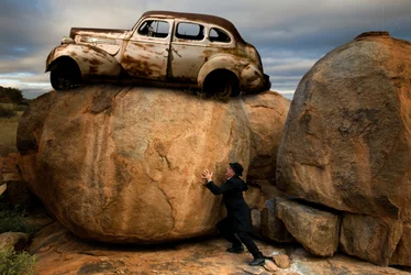 Man som skjuter en bil i Boulder
