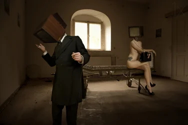 Surrealistiska TV-huvuden