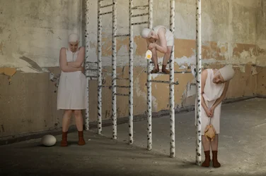 Tre surrealistiska figurer
