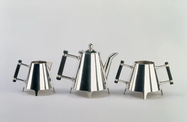 Afternoon tea-set, tillverkat av James Dixon & Sons, Sheffield, designat c.1881 (elektropäterat silver)