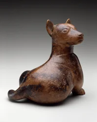 Halvsittande hund, Mexiko, Proto-Classic, 100 BC-AD 300 (lergods)