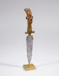 Mangbetu kniv (trä och metall)