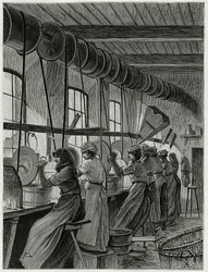 En kvinnoverkstad vid glasföremålet i Val Saint Lambert. Gravyr av C.Meunier för att illustrera berättelsen ""La Belgique"", av Camille Lemonnier (1844-1913), författare och konstkritiker.