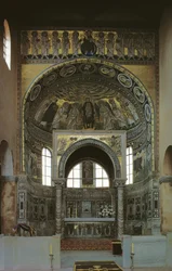 Apsid och ciborium med mosaik, c.540