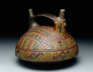 Dubbelpip med remhandtagskärl föreställande en falk, Early Horizon, Epoch 8, c.500-400 f.Kr. (keramik & hartsupphängd färg)