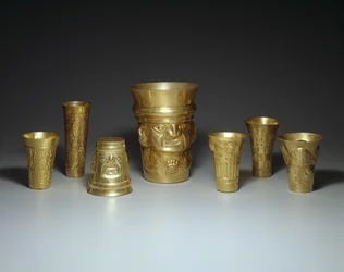 Bägare, 900-1100 (guld)