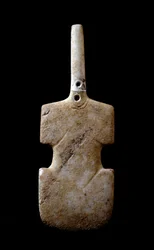 Kykladisk konst: ”Statyett i form av en violin”, marmoridol från Paros. 3000 f.Kr. Kykladisk civilisation (-3200 till -2000). Aten, Nationella arkeologiska museet