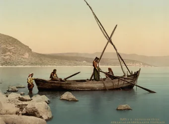 Fiskares båt på sjön, Tiberias, Heliga landet, ca 1890-1900 (fotokromtryck)