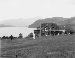 Lake Placid och Whiteface Mountain från Stevens House, Adirondack Mountains, N.Y., ca 1909