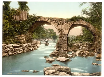Gamla Weir Bridge. Killarney, County Kerry, Irland, ca 1890-1900 (fotokrom)