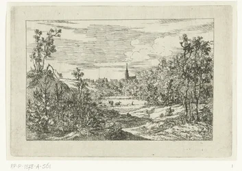 Dune landskap och utsikt över hus och kyrkan i Scheveningen