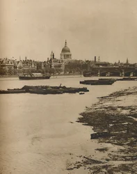 Embankment och Blackfriars från South End av Waterloo Bridge, c1935.