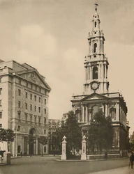 St. Mary-Le-Strand, utmärkt av modern gatubreddning, c1935.