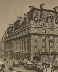 The Ritz på platsen för många generationers hotell, c1935.